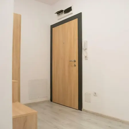 East Airport Apartament Sofia