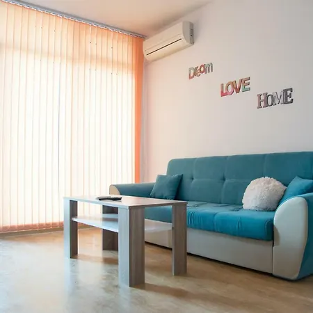 Apartment East Airport *